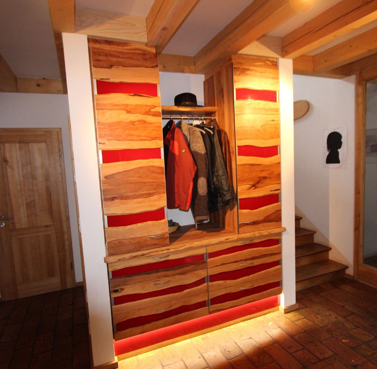 Modernes Möbeldesign mit nachhaltigen Möbeln aus Massivholz