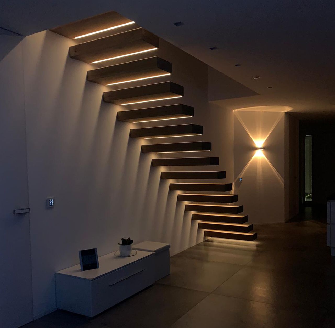 Modernes Möbeldesign mit nachhaltigen Möbeln aus Massivholz